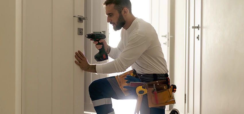 Mailbox Lock Installation Expert in Burbank, California