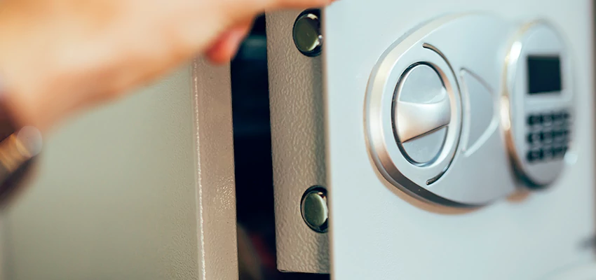 Fingerprint Safe Openers in Burbank, CA